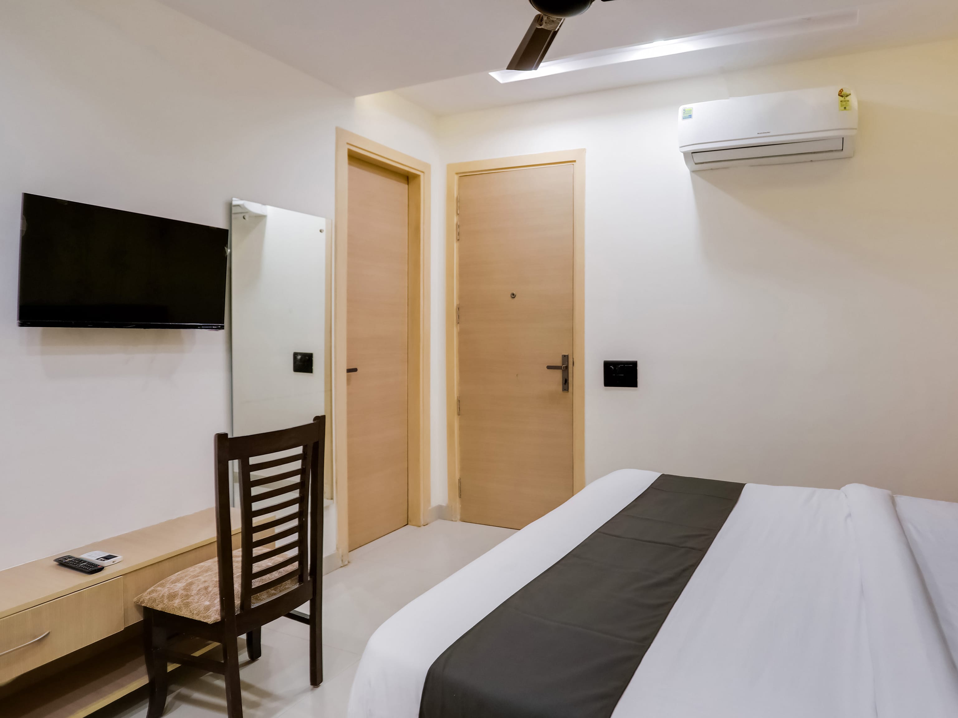 Hotel O Magnolia Corporate Stays - Tap to explore photos
