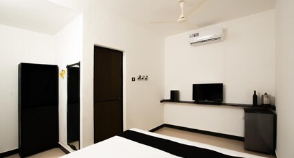 Crystal Goa Onyx Room Type - Deluxe Room With Balcony