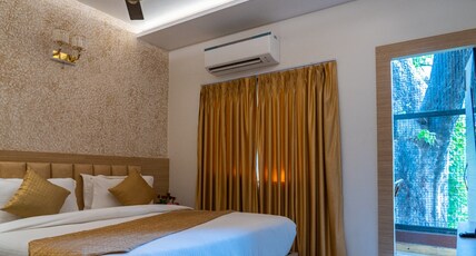 HOTEL KESHARI PALACE Room Type - Deluxe Room