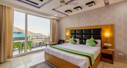 HOTEL AKASH DEEP AND RESTAURANT Room Type - Premium Suite