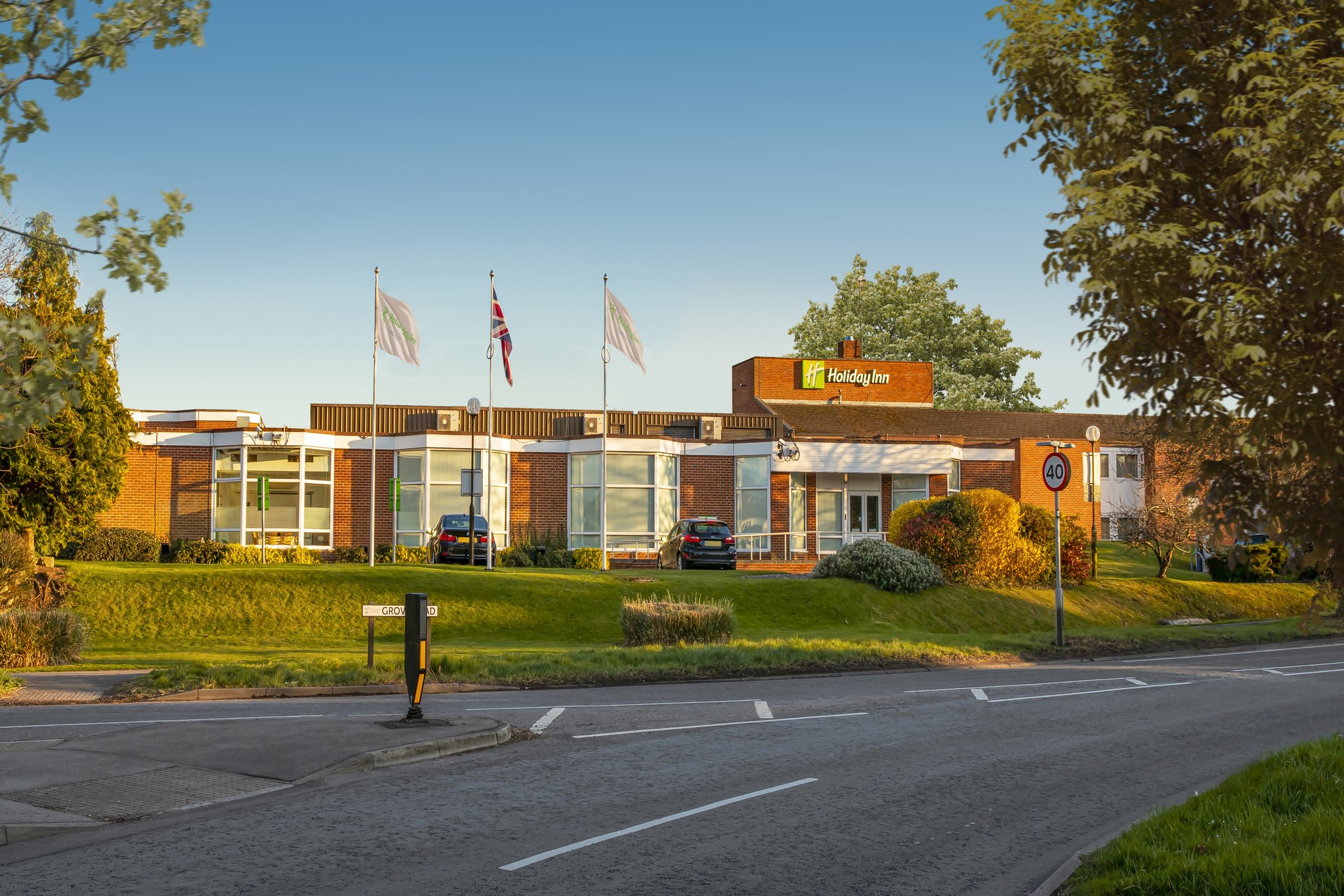 Holiday Inn BASINGSTOKE - Tap to explore photos