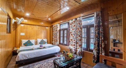 Hotel Bombay Palace (Centrally Heated) Room Type - MMT-Deluxe