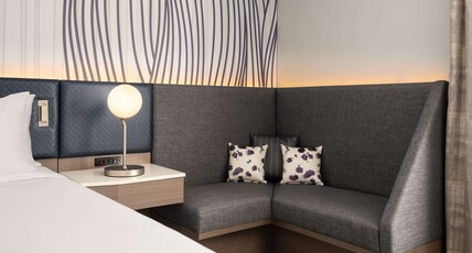 Hotel LIVE Wilmington, Tapestry Collection by Hilton Room Type - 1 KING BED