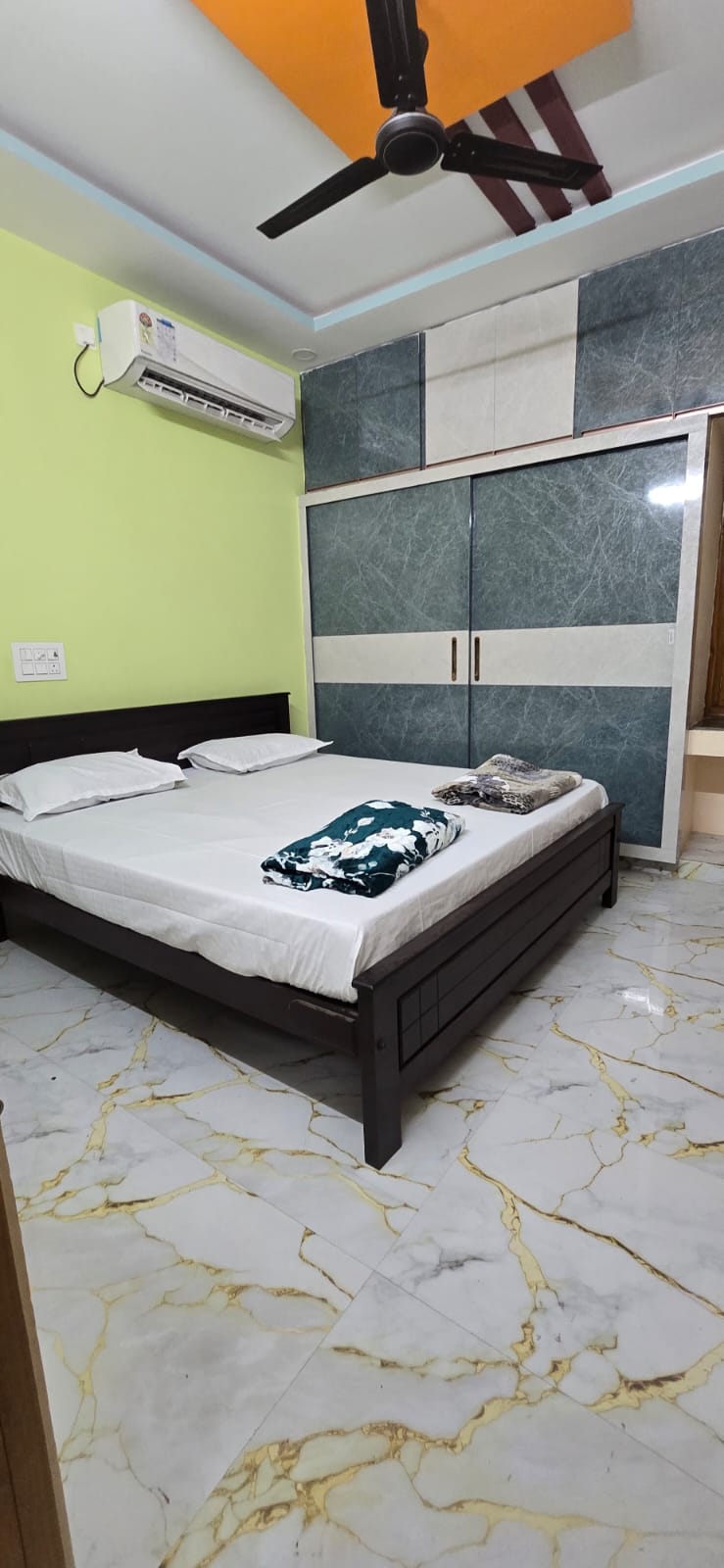 SRI SAI BALAJI HOMESTAY. - Tap to explore photos