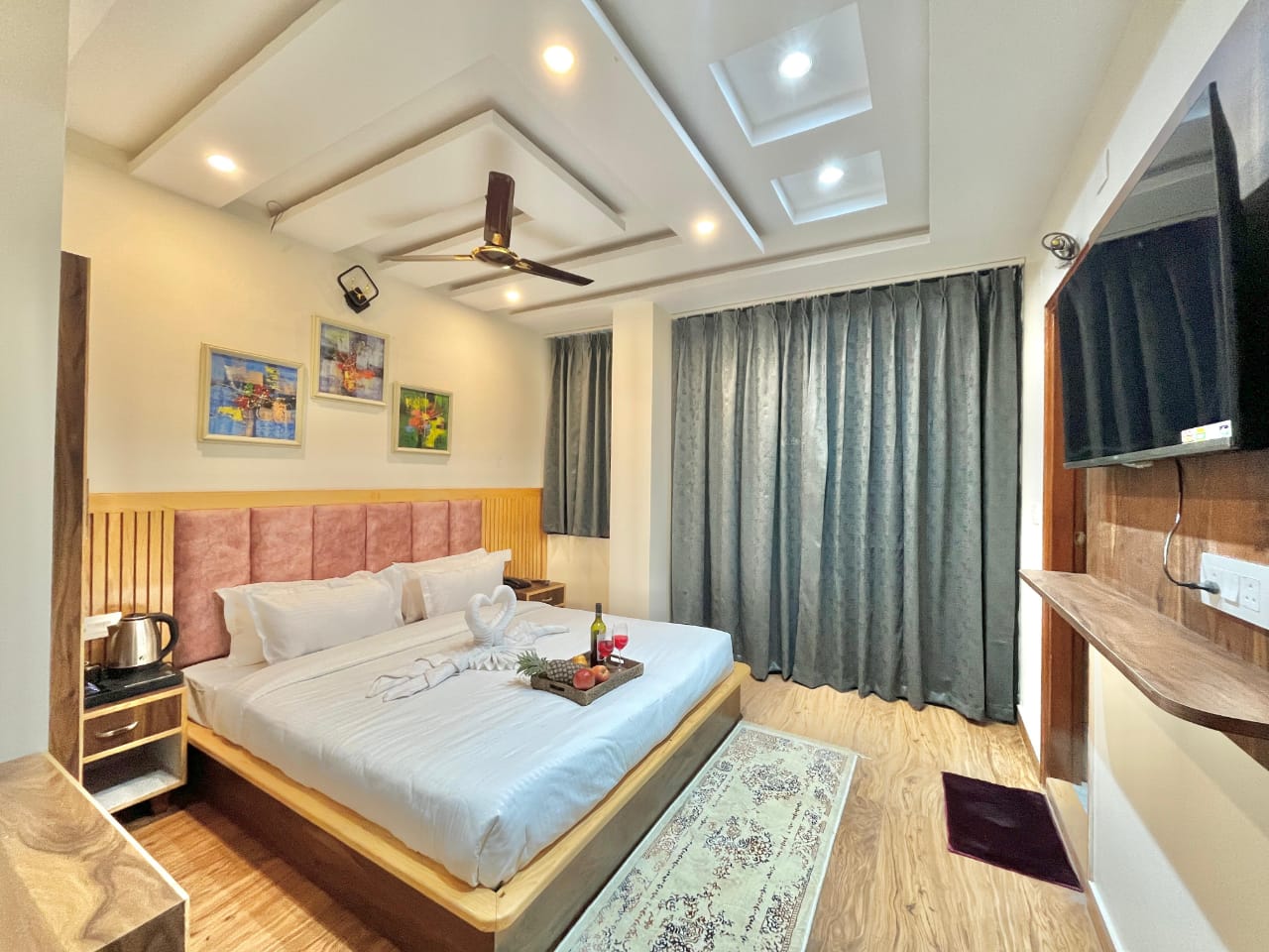 Pine Villa Vista | Cottages - Tap to explore photos