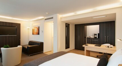 Crowne Plaza Zurich Room Type - 1 Queen Bed Junior Suite Crowne Plaza Zurich Room Type - 1 Queen Bed Junior Suite
