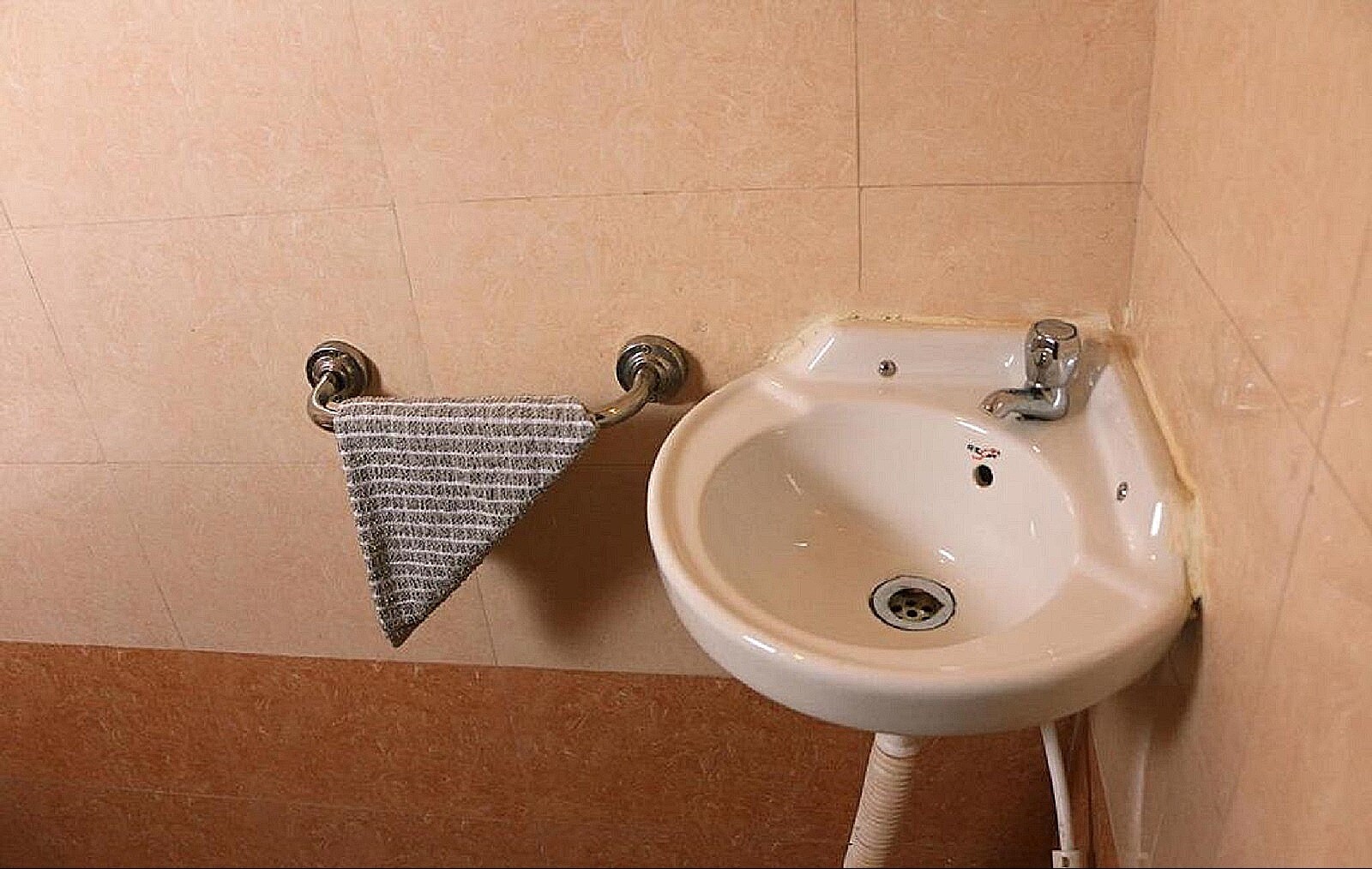 Paradise Corner - Tap to explore photos