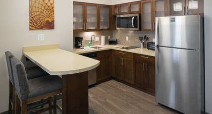 Staybridge Suites Phoenix - Biltmore Area Room Type - 1 Queen Bed 1 Bedroom Suite Comm Access Staybridge Suites Phoenix - Biltmore Area Room Type - 1 Queen Bed 1 Bedroom Suite Comm Access