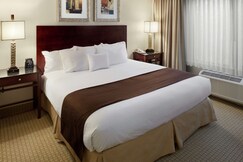 DoubleTree by Hilton Charlotte Airport