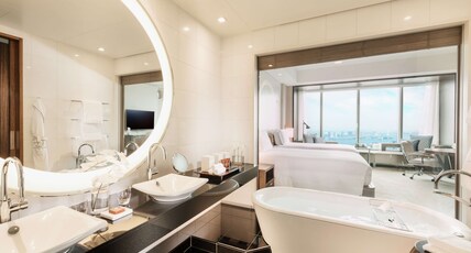 Conrad Tokyo Room Type - TWIN ROOM BAY VIEW
