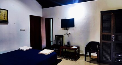 The Twin Cottages Room Type - Economy Room(Only stay, No Pool activate)
