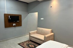 Shree Tulja Bhavani Restauarant & Lodge