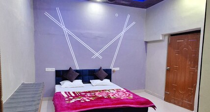 Krishan Raj Palace Room Type - Economy Double Bed Room