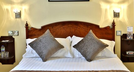 Best Western Plus Buxton Lee Wood Hotel Room Type - 1 Double Bed, Standard Room, Free High Speed Internet, Comfort, Non-Smoking Best Western Plus Buxton Lee Wood Hotel Room Type - 1 Double Bed, Standard Room, Free High Speed Internet, Comfort, Non-Smoking