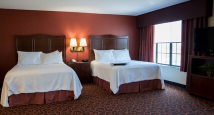 Hampton Inn & Suites by Hilton Aberdeen Room Type - 2 QNS STUDIO SUITE NONSMOK