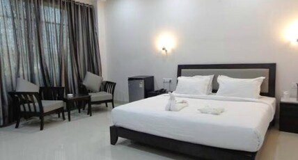 HOTEL THE KARAN Room Type - Executive Room