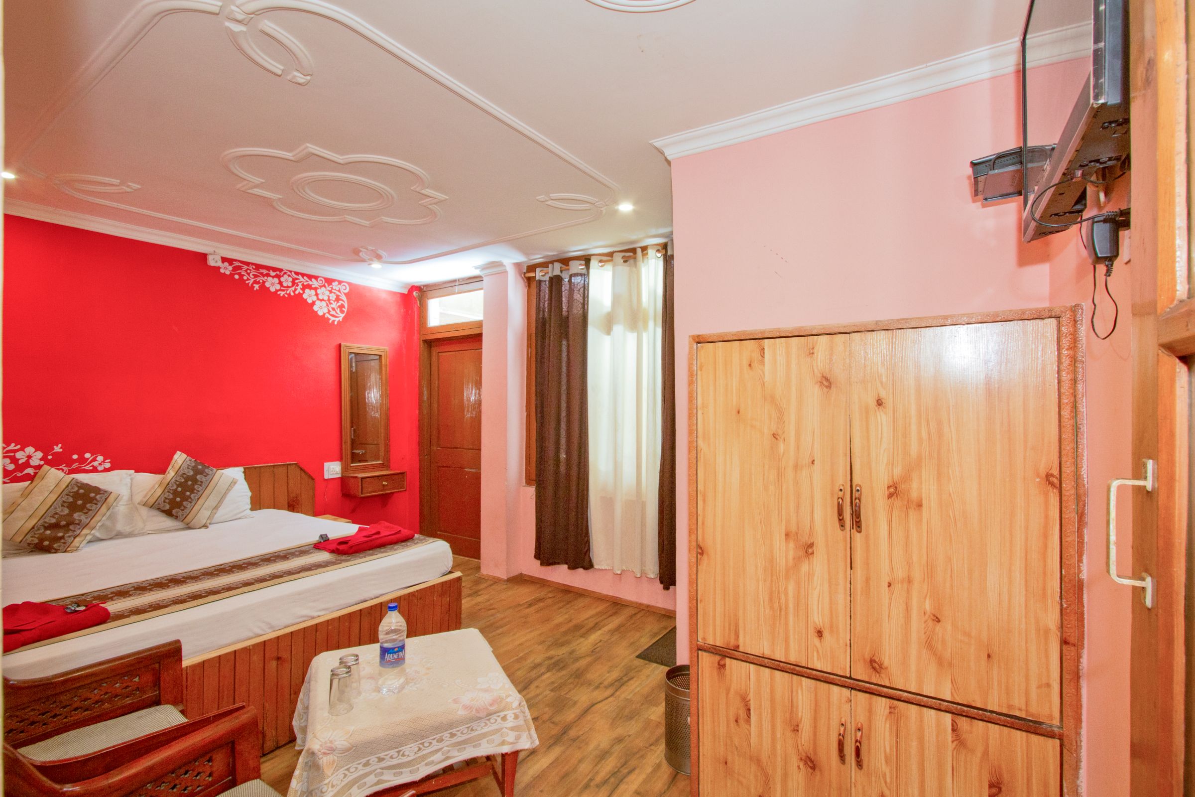 V Cottage Manali - Tap to explore photos