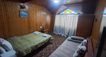 Hotel Dekeling Mall Road Room Type - Attic Mini Family Room Hotel Dekeling Mall Road Room Type - Attic Mini Family Room