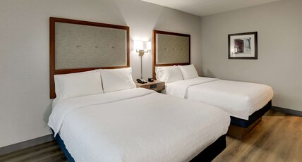 Hampton Inn & Suites by Hilton Rome Room Type - 2 QN MICR FRDG NS CITYVIEW