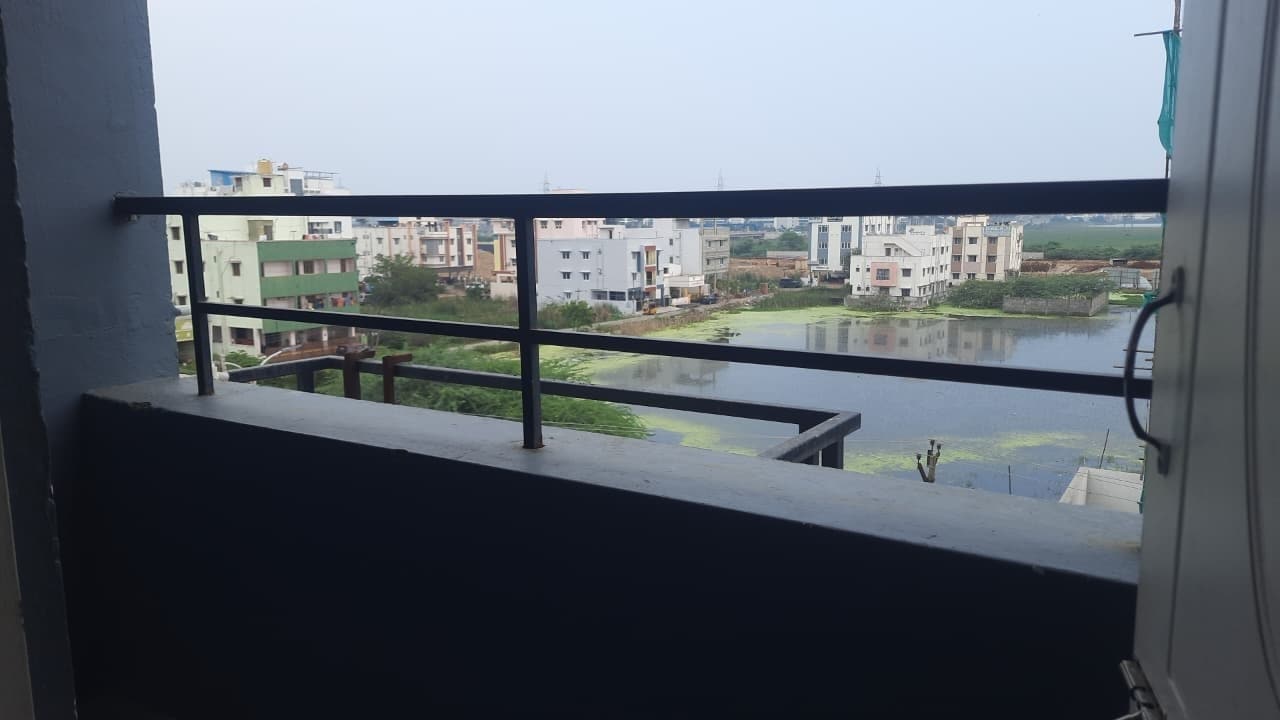 Sekaran Aura Hotel - Tap to explore photos