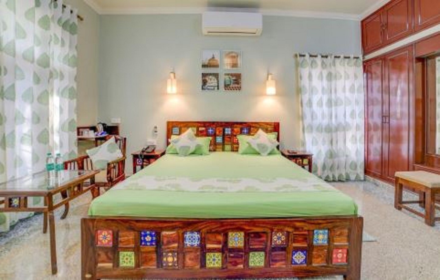 Oasis Hotel - Tap to explore photos