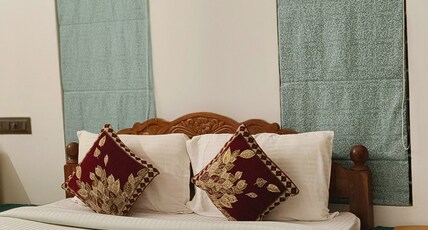 Ananda Holiday Home Room Type - Double Room with Private Bathroom.