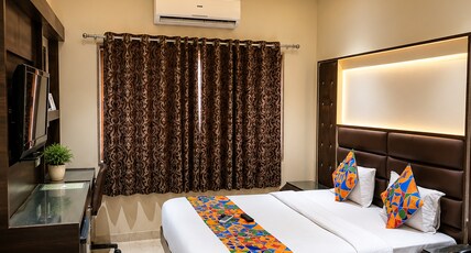Hotel Santoor Room Type - Superior Double Bed Room Hotel Santoor Room Type - Superior Double Bed Room