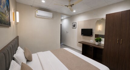 Hotel RajKailash Room Type - Premium Rooftop with Terrace