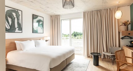 voco BEAUNE, an IHG hotel Room Type - 1 Super King Standard Balcony