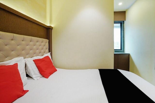 SAPNA LODGING AND BOARDING - Tap to explore photos