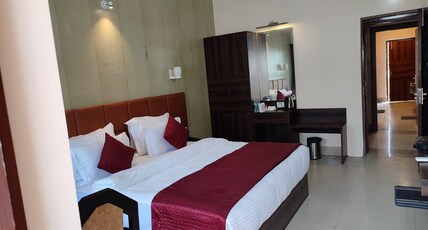 Hotel JMD International, Purnea Room Type - Deluxe Room with Pool View