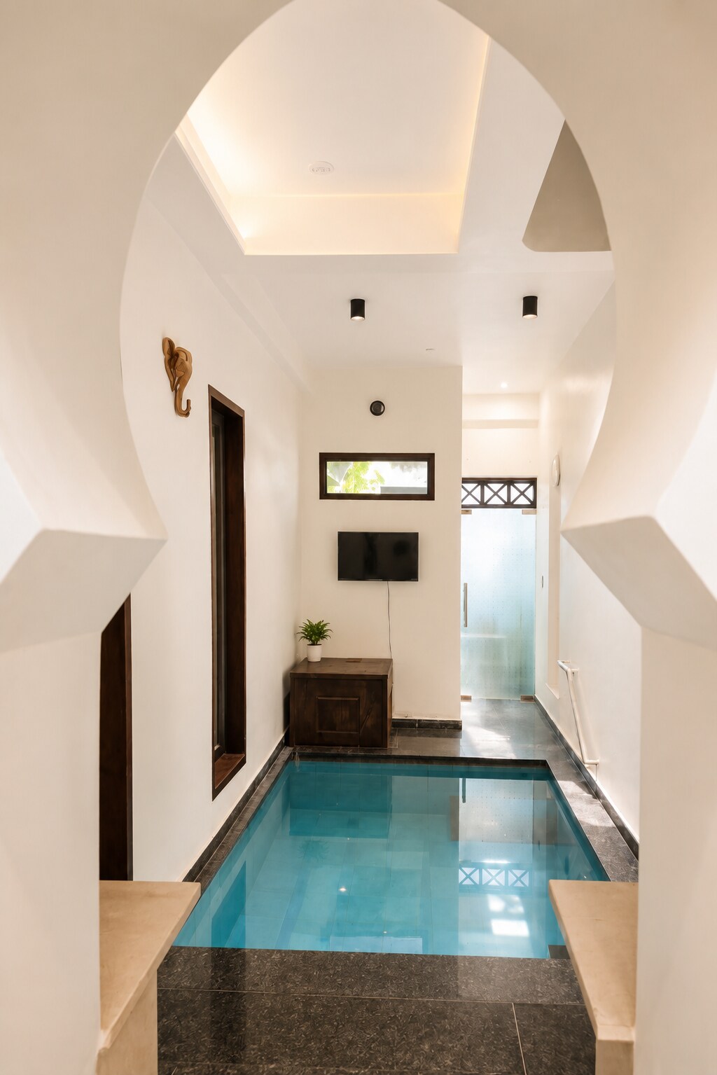 Villa with mini pool jacuzzi & steam bath - Tap to explore photos