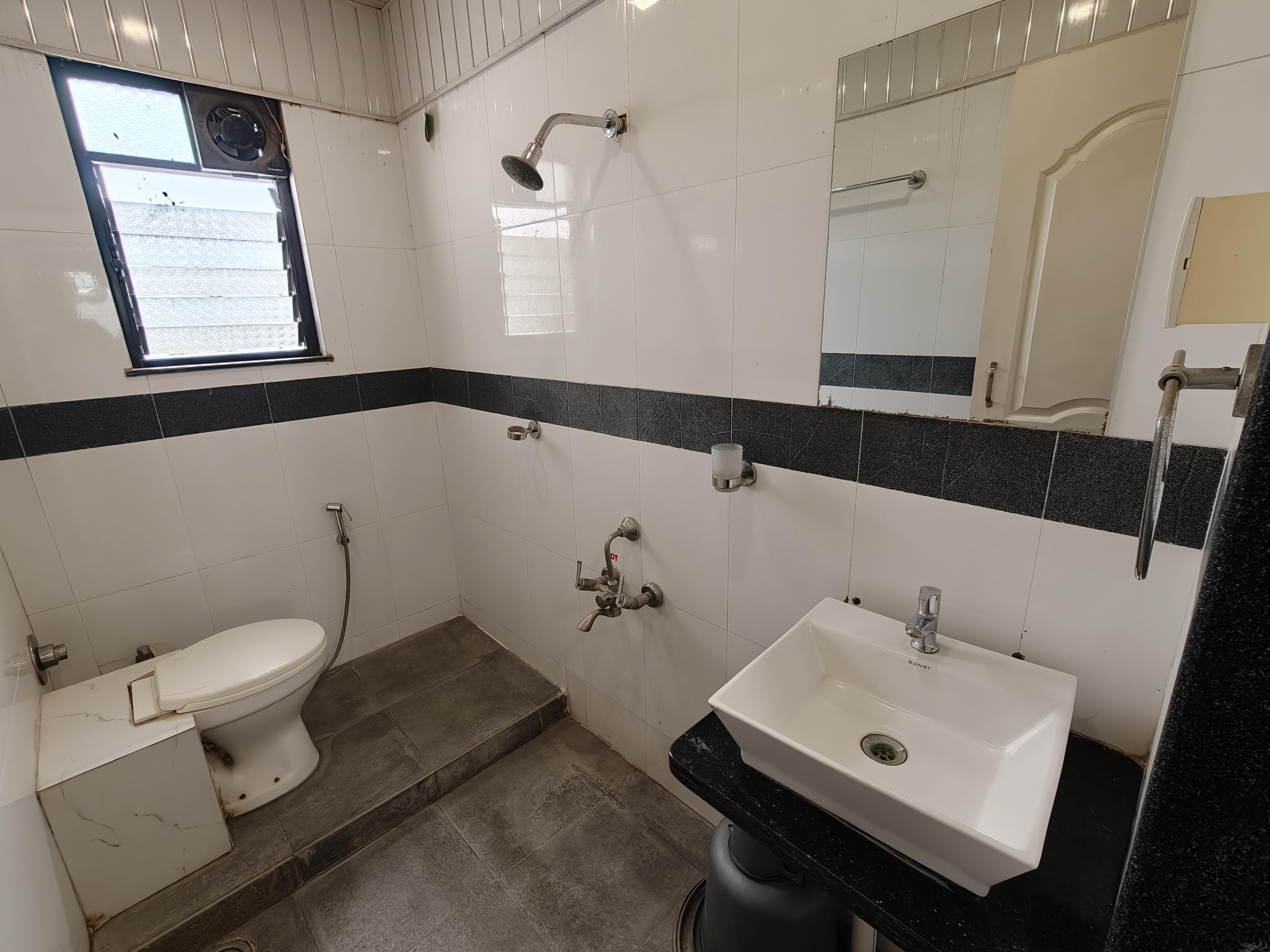 Hotel Shiv Sangram - Tap to explore photos