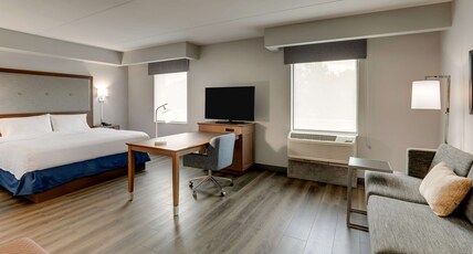 Hampton Inn & Suites by Hilton Rome Room Type - 1KN STDO MIC FRIDG WTBR NS