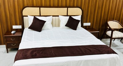 Hotel Velmont Room Type - Deluxe room with Air Conditioning