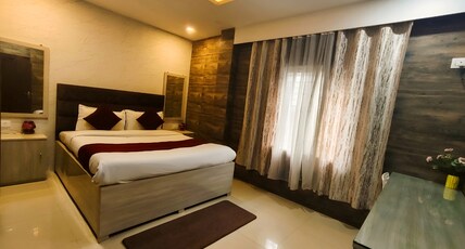 HOTEL HILLDOVE Room Type - DOUBLE BED QUEEN ROOM