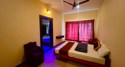 Mookambigai Residency Room Type - 6 PERSON AC SUIT ROOM