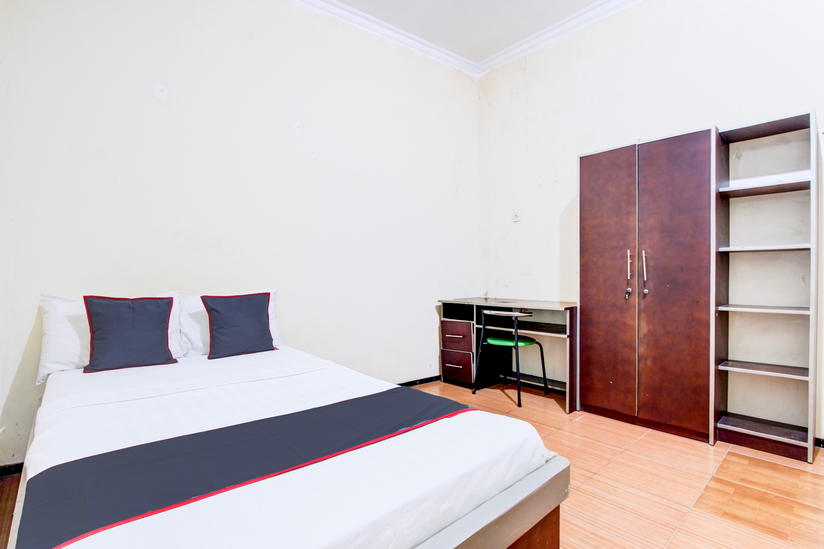 Hotel O Ump Near Rs Margono - Tap to explore photos