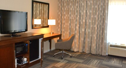 Hampton Inn Grand Junction Downtown/Historic Main Street Room Type - KING STUDY-NON SMOKING