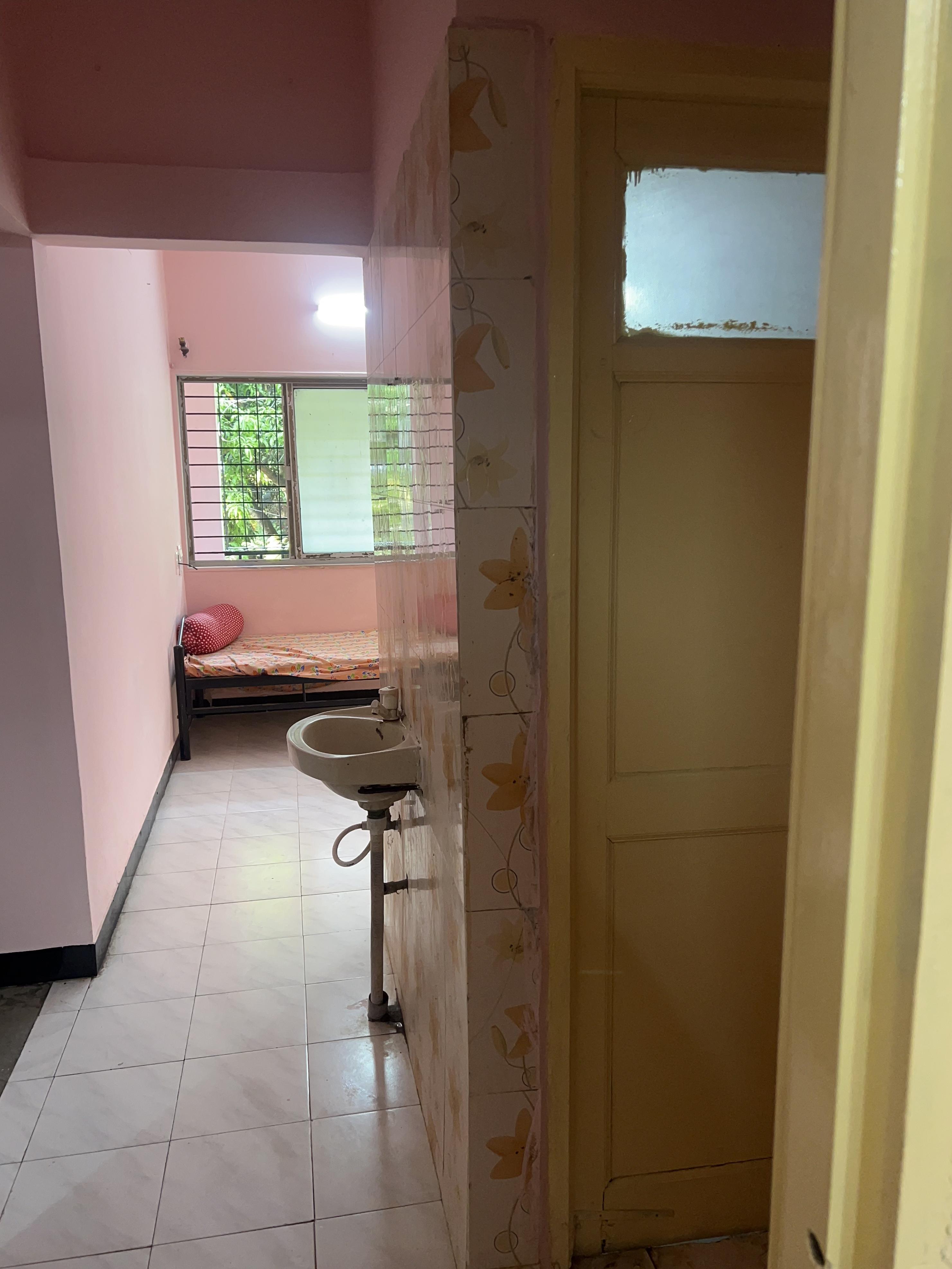 COZY STAY NEAR KOLHAPUR RAILWAY STATION - Tap to explore photos
