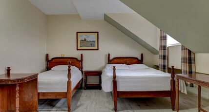 Empire Hotel Room Type - Superior Double Suite