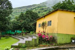 Rutuvan Girivan Resort