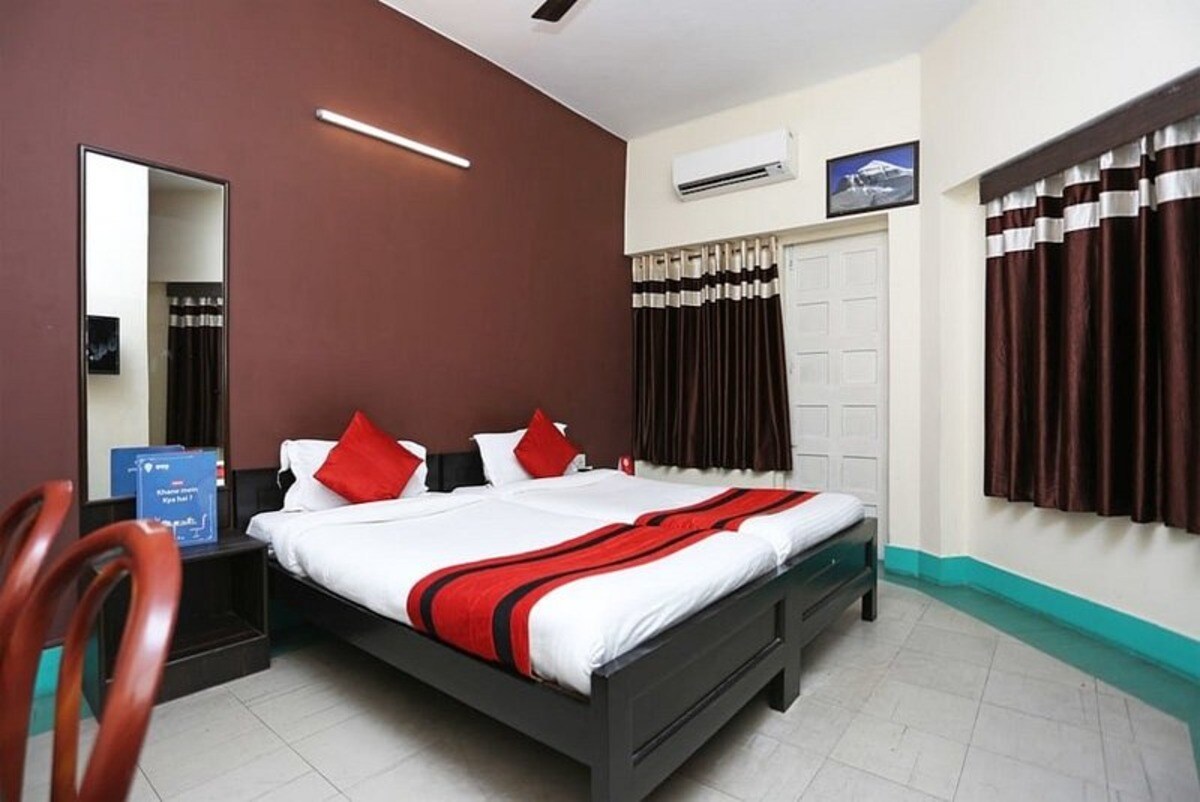 Hotel Penguin - Tap to explore photos