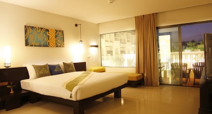 Palmyra Patong Resort Room Type - Grand Deluxe (Pool View) Room with Bathtub Palmyra Patong Resort Room Type - Grand Deluxe (Pool View) Room with Bathtub