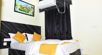 Hotel Varshini Spark Inn Room Type - Standard Room