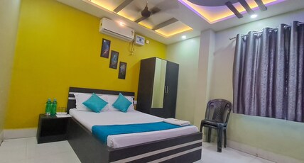Bibhuti Inn Room Type - A.C- 1 Queen bed (5ftx7ft) room