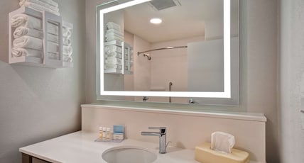 Hampton Inn Woodbridge Room Type - 2 QUEEN BEDS NONSMOKING