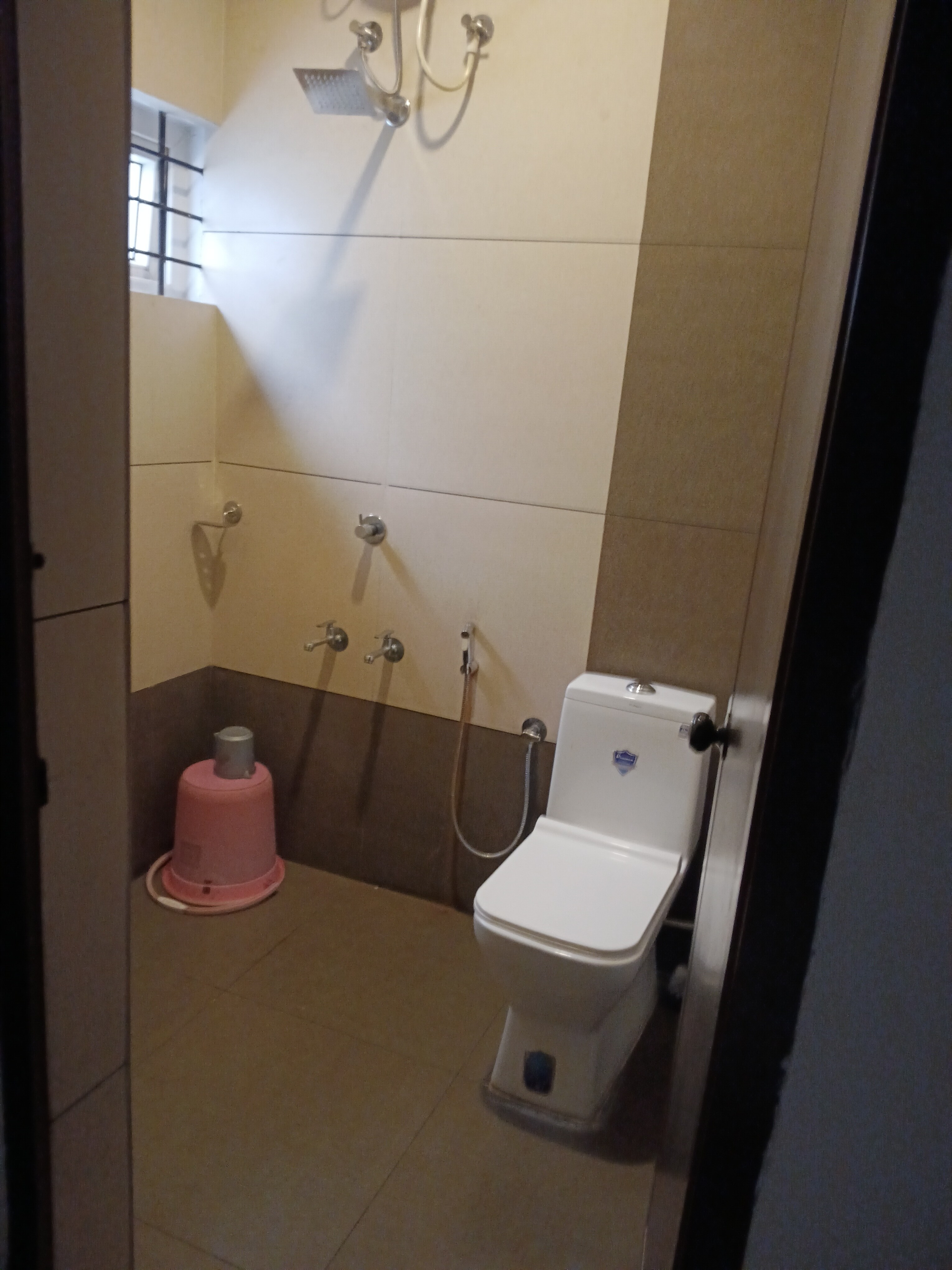 A2 Vibe House Royal Suite Room - Tap to explore photos
