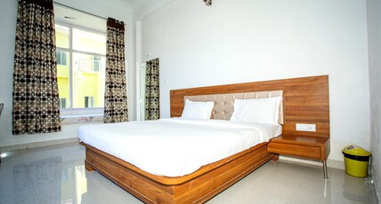 LB The Amar Palace Room Type - Deluxe Non AC room