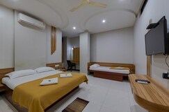 Hotel Adarsh Deluxe
